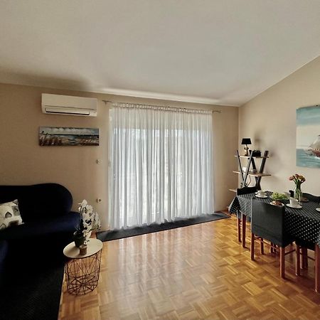 Apartments Tino & Leon ซูโกชัน ภายนอก รูปภาพ