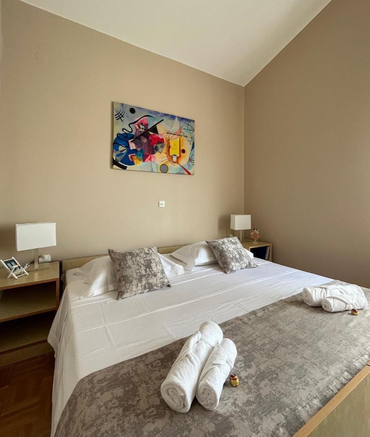 Apartments Tino & Leon ซูโกชัน ภายนอก รูปภาพ