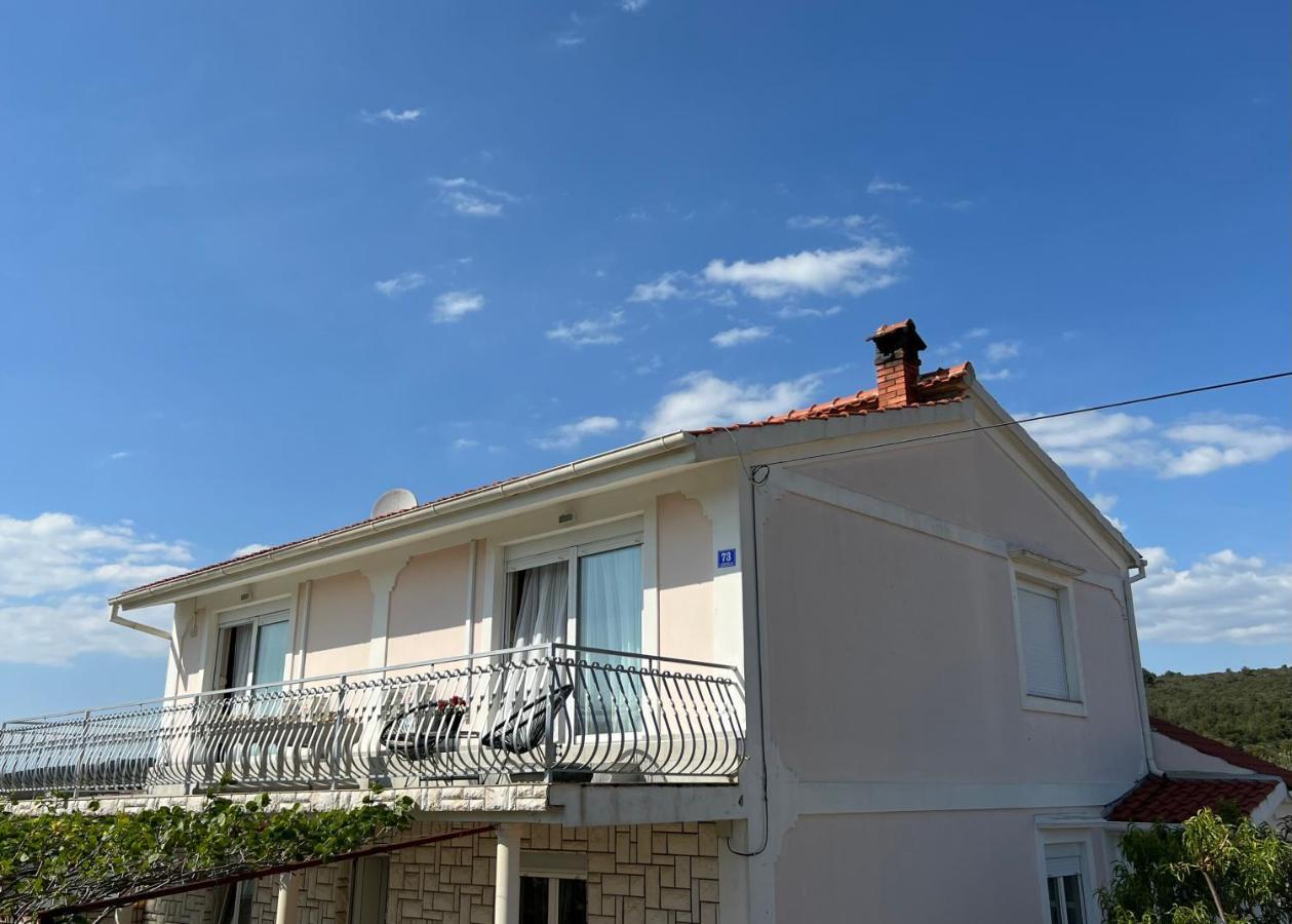 Apartments Tino & Leon ซูโกชัน ภายนอก รูปภาพ