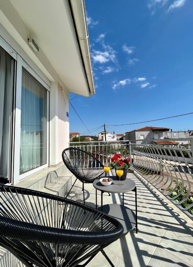 Apartments Tino & Leon ซูโกชัน ภายนอก รูปภาพ