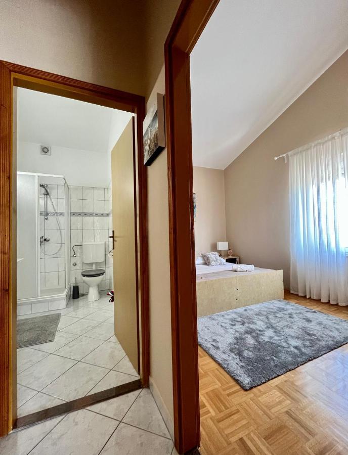 Apartments Tino & Leon ซูโกชัน ภายนอก รูปภาพ