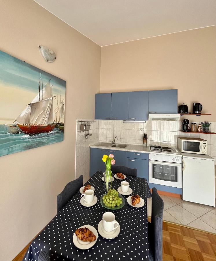 Apartments Tino & Leon ซูโกชัน ภายนอก รูปภาพ