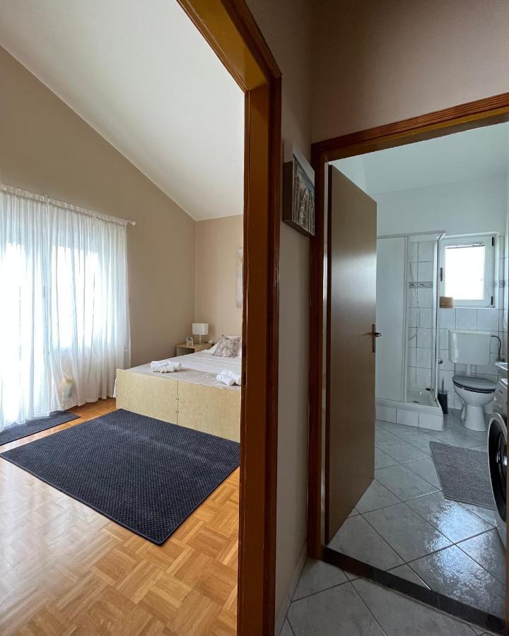 Apartments Tino & Leon ซูโกชัน ภายนอก รูปภาพ